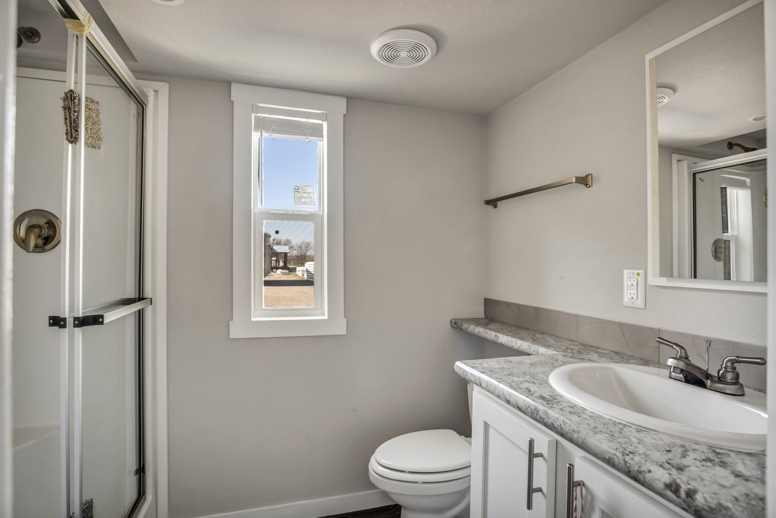APS-528-SL example - bathroom