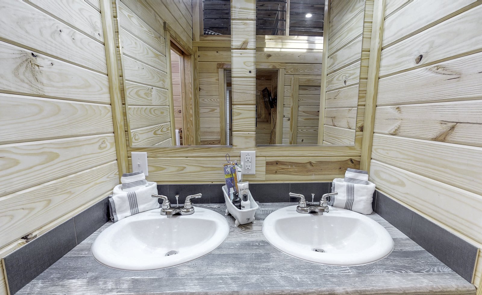 APS-544SL example - bathroom