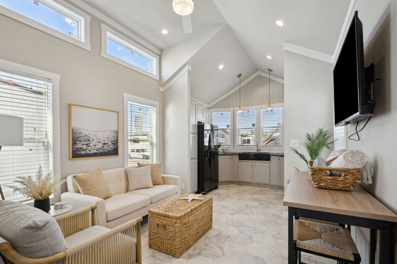 Related APX-118 example - living room