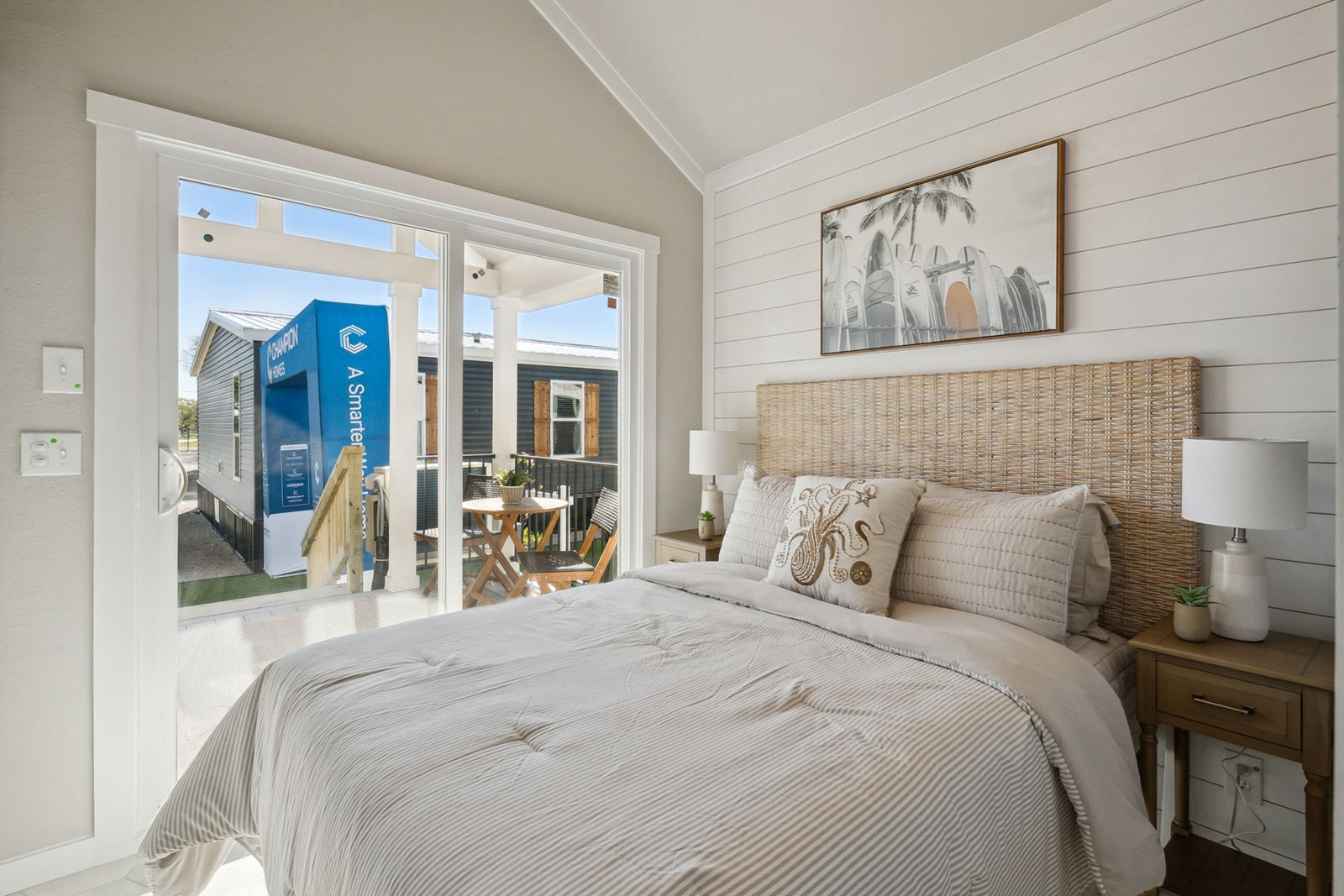 Related APX-118 example - bedroom