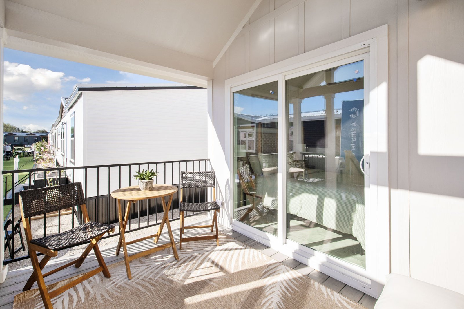 Related APX-118 example - porch